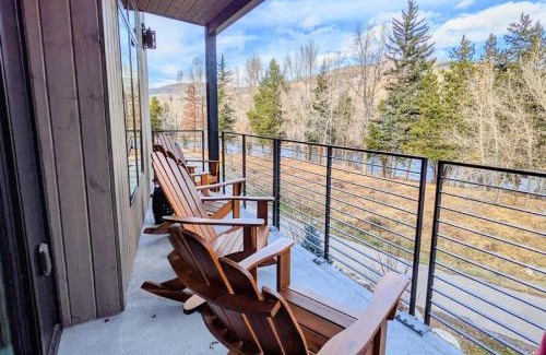 Willow Grove House | Discover HostWise Stays - The River West with Hot Tub & Fire Pit