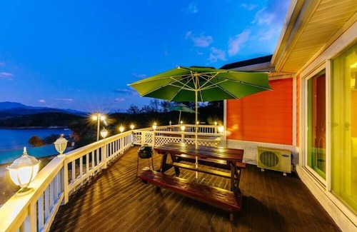 Jecheon Apartment | Hosu Ilchul Pension: Family-Friendly Stay with Breakfast