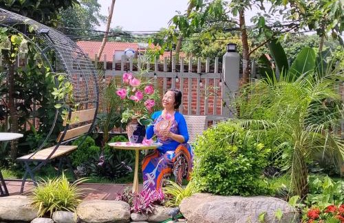 Soc Son Villa | Hosu Villa: Oceanfront Retreat with Pool & Pet-Friendly Perks