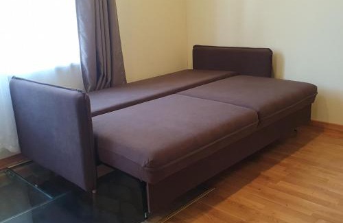 Agenskalns Apartment | Discover Homey Comfort at Hot Ernestines 7-2 Riga