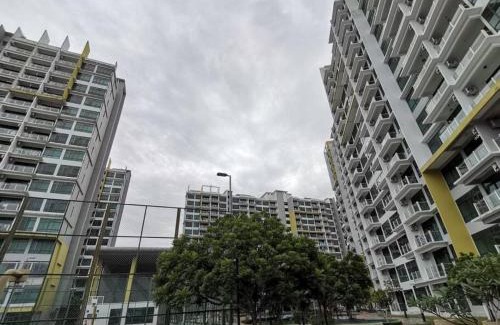 Taman Saujana Apartment | Relax in JB Muji White Theme - Comfy Suite with Pool