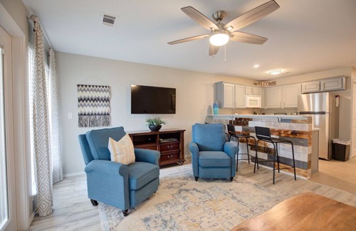 New Braunfels Condo | Discover Guadalupe Pools: Family Fun with Hot Tubs & Tubing
