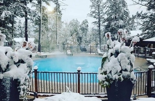 East Kootenay Cabin | Pet-Friendly Hot Springs Cabin with Ocean View & Spa