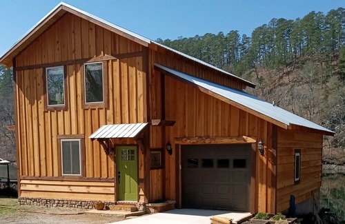 Mid America Cottage | Experience Summer's Hideaway: Top-Rated Lake Cottage Retreat
