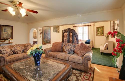 Hot Springs House | Hot Springs Home with Pool - half Mile to Oaklawn!