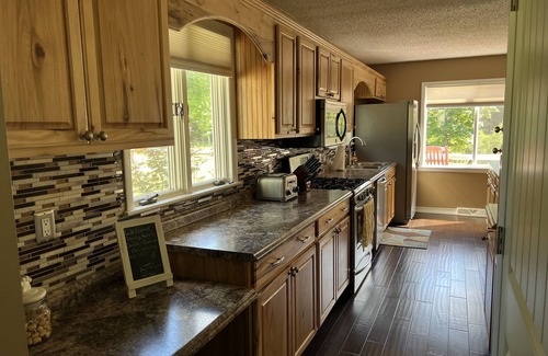Alanson House | Relaxing Hot Tub Retreat Near Boyne and Nubs – 9.8/10