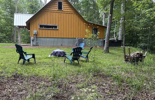 Rising Fawn Cabin | Inviting Cabin with Hot Tub | 10/10 Guest Rated Retreat