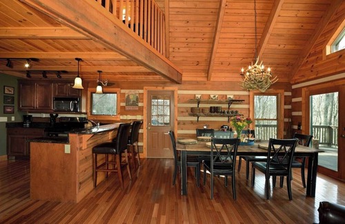 Banner Elk Cabin | Rustic Retreat with Hot Tub and Fireplace - Guest Rated 9.4