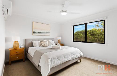 Cape Woolamai House | Family-Friendly 4Bdr Home with Relaxing Hot Tub Retreat