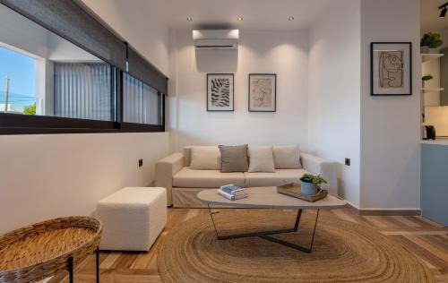 Lambi Apartment | Harmonia Hideout: 4-Star Retreat with Hot Tub Bliss