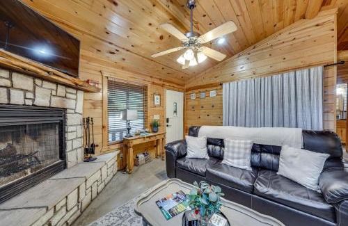 Broken Bow House | Comfortable Broken Bow Azalea House with Hot Tub Retreat