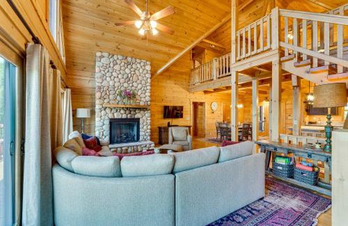 Vein Mountain House | Relaxing Nebo Cabin with Game Room & Inviting Hot Tub