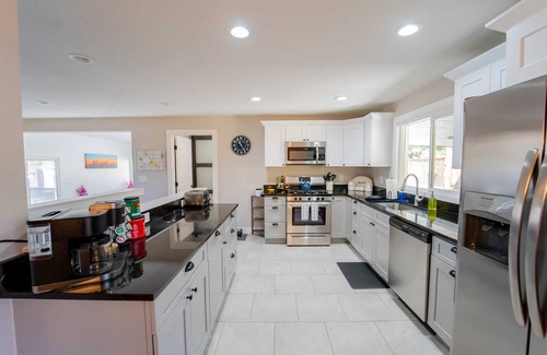 Lamar Heights Area House | Relax with Hot Tub, Billiards & More - Guest Rated 9.8