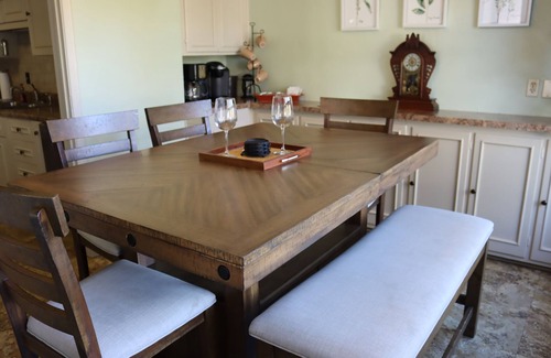Warrenton House | Relaxing Retreat with Hot Tub & Private Pool for 16 Guests