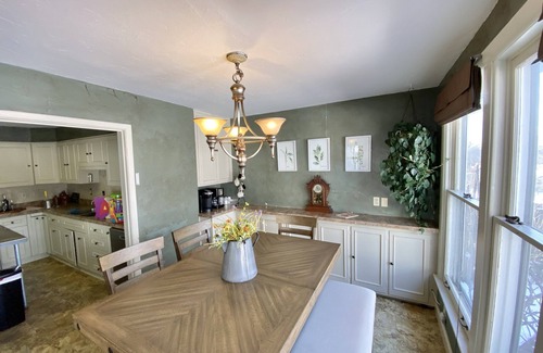 Warrenton House | Relaxing Retreat with Hot Tub & Private Pool for 16 Guests