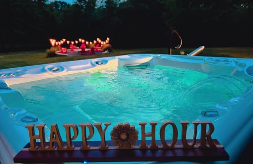 Paw Paw Lake House | Relaxing Hot Tub & Sauna at Chic Hideaway near Paw Paw Lake
