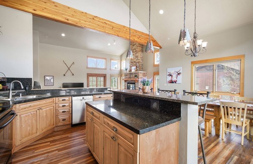 Wildernest House | Experience Unmatched Views and Top Amenities in Nature