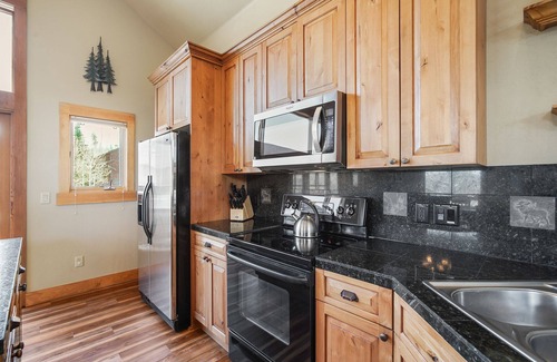 Wildernest House | Experience Unmatched Views and Top Amenities in Nature