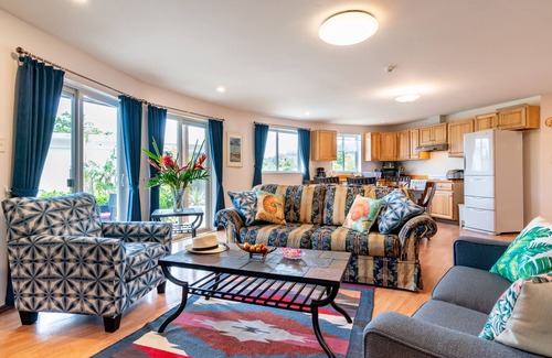 Maeda House | Family-Friendly Retreat with Hot Tub & Beach Access