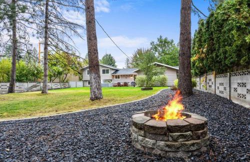 Spokane House | Relaxing Retreat with Hot Tub, Fire Pit & Ping Pong Table