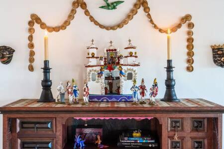 Yucca Valley House | Exceptional Hot Tub Retreat: Art-Infused Adobe at Stella