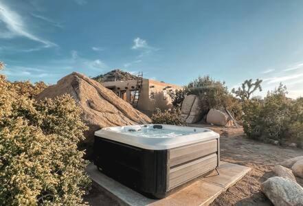 Yucca Valley House | Exceptional Hot Tub Retreat: Art-Infused Adobe at Stella