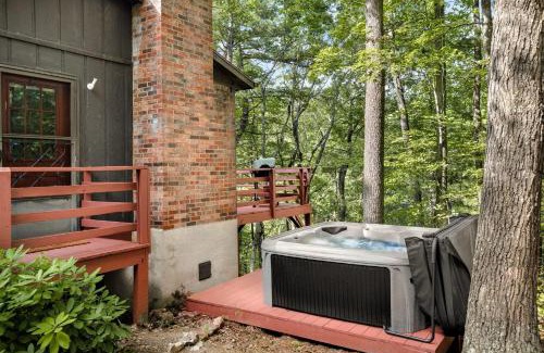 Bergton House | Hot Tub Deck Screened Porch Fire Pit & WiFi