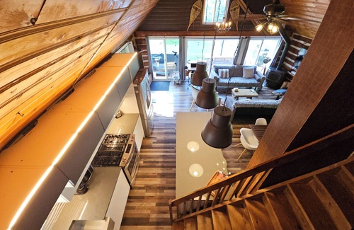 Kemptville Cottage | Relaxing Retreat with Hot Tub, Dock & Pool Near Ottawa