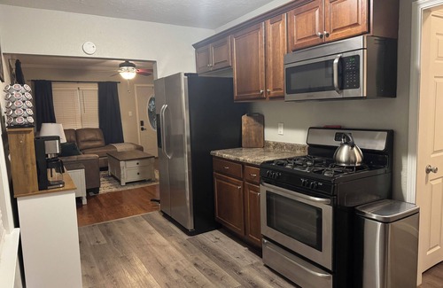Saint Marys  Saint Joseph County Cottage | Hot Tub! Fire Pit! Gas Fire Table! Coffee Bar!