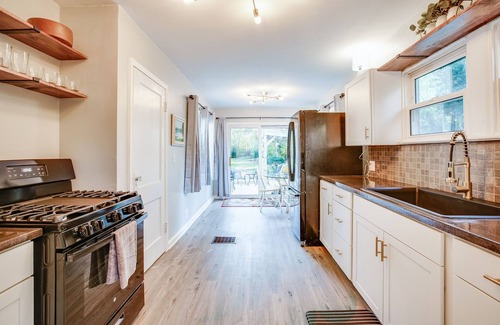 Harters Heights House | Inviting Getaway near Notre Dame with Hot Tub & Fire Pit