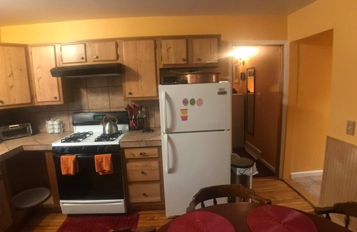 East Jewett House | Cozy Mountain Retreat with Hot Tub and Fireplace Amenities