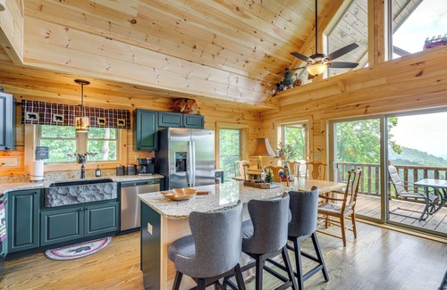 Wolf Laurel Cabin | Hot Tub, Game Room & Views: Mars Hill Mtn Retreat!