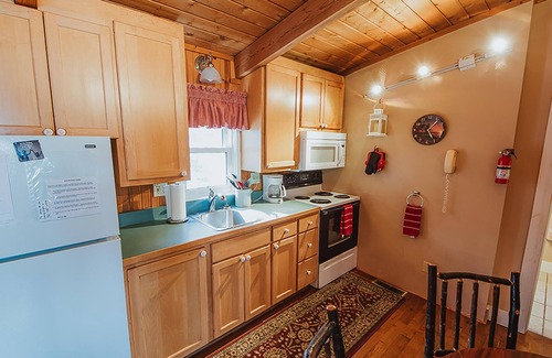 Heltonville Cabin | Inviting Soaring Eagle Log Cabin with Lake Monroe Views