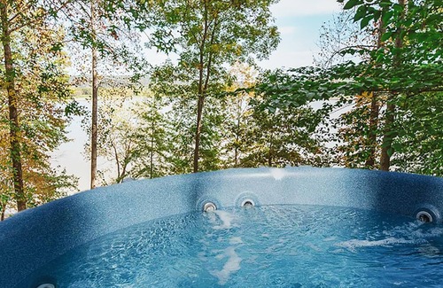 Heltonville Cabin | Inviting Soaring Eagle Log Cabin with Lake Monroe Views