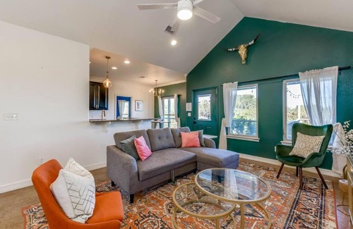 Dripping Springs House | Relaxing Hot Tub with Scenic Views near West Austin