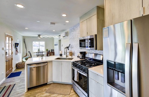 Yucca Valley House | Pet-Friendly Retreat with Pool & Hot Tub near Joshua Tree