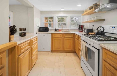 Trumansburg Cottage | Perfect Harmony House: Near Cornell with Spa & Hot Tub