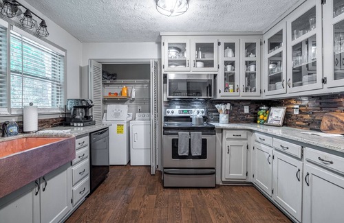 Big Canoe House | Ideal Getaway at Big Canoe: Pool, Lake & Pet Friendly