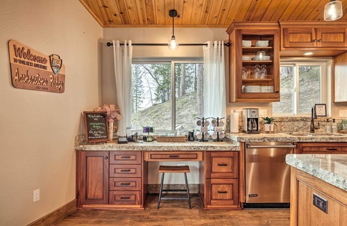 Twain Harte Cabin | Top-Rated Twain Harte Cabin with Hot Tub & Scenic Views