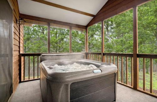 Berkeley Springs House | Inviting Cabin with Hot Tub, Pool & WiFi – 4-Star Retreat!