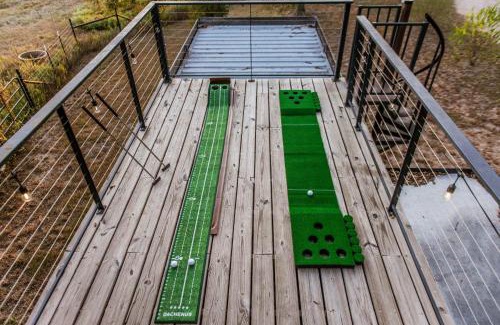 Waco House | Indulge in Relaxation at The Blue Ridge Container Home