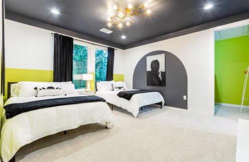 Govalle House | Relax at Hot Tub Time Machine - Clubhouse, Pet Friendly Stay