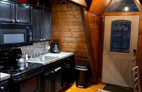Wolf Laurel Cabin | Cozy A-Frame Cabin with Hot Tub Near Ski Resort