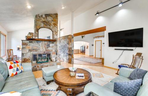 Palisade House | Pet-Friendly Mesa View House with Hot Tub Near Wineries