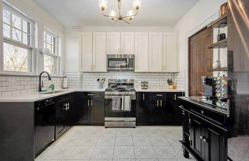 Burns Park House | Exceptional Chateau de James: Family-Friendly Retreat