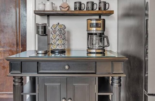 Burns Park House | Exceptional Chateau de James: Family-Friendly Retreat