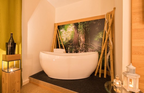 Bad Berneck im Fichtelgebirge Hotel | Hotel Hartl's Lindenmühle: Relax with Pool and Spa