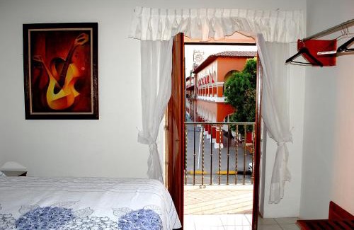 Apatzingan Hotel | Relaxing Hotel Posada del Sol: Perfect for Families & Pets