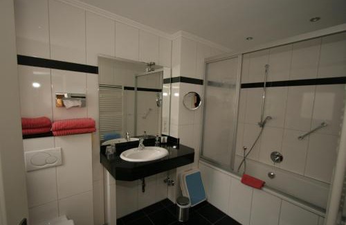 Ahrweiler Hotel | Inviting Stay at Hotel Ännchen: Pet-Friendly & Family-Oriented