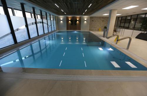 Loucna nad Desnou Hotel | Pet-Friendly Hotel Červenohorské sedlo with Hot Tub & Pool